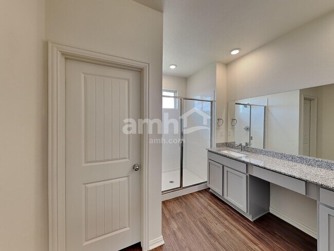 Building Photo - 2725 Wolfcreek