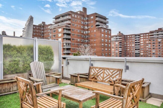 Building Photo - 2 bedroom in New York NY 10001