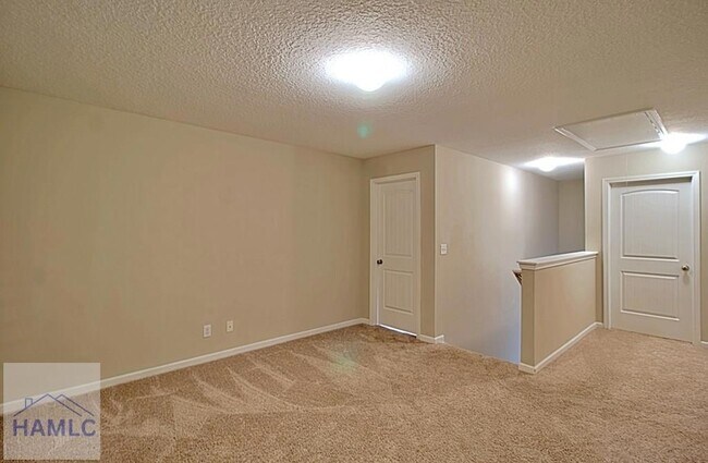 Building Photo - 33 Daylily Ct