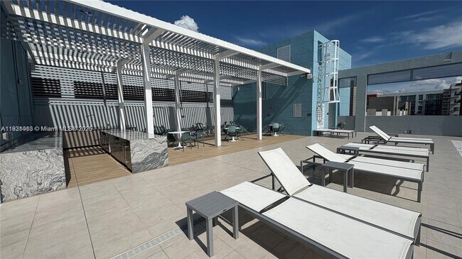 Building Photo - 7875 NW 107th Ave