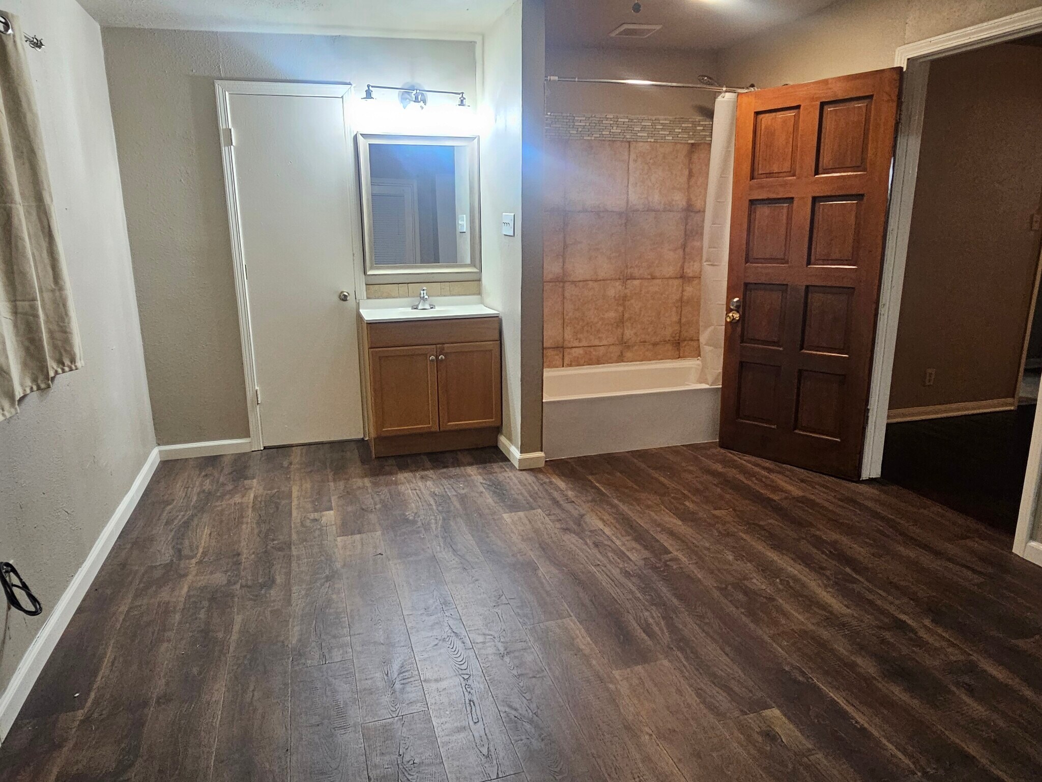 Building Photo - 3021 Sunbeam St