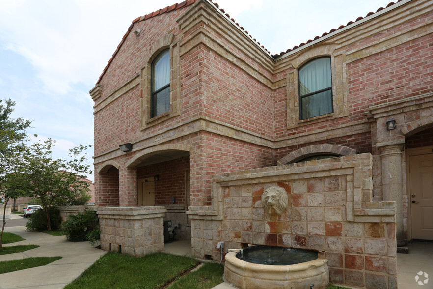 Building Photo - Tuscany Luxury Townhomes