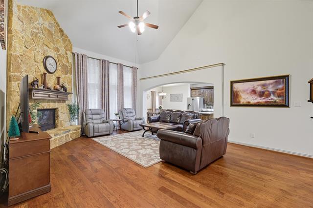 Building Photo - 12516 Maplecrest Dr