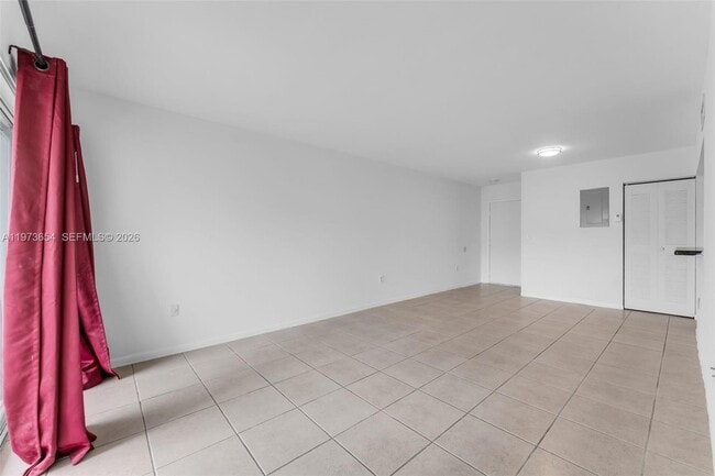 Building Photo - 9735 Fontainebleau Blvd