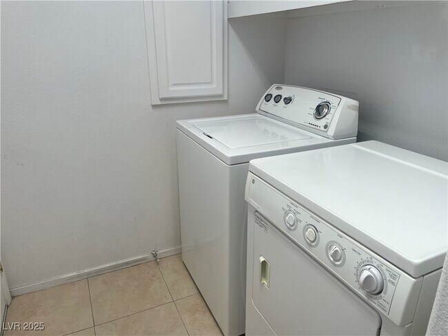 Building Photo - 9715 Driftwood Island Ct