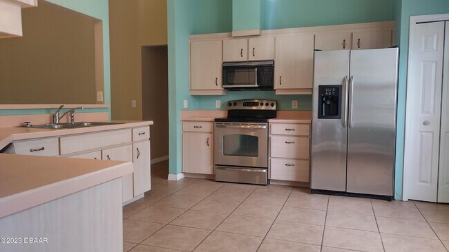 Building Photo - 4568 Woodcove Dr