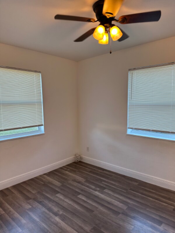Building Photo - 110 SE El Sito Ct
