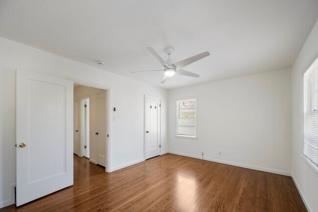 Building Photo - North Berkeley 2 Bedroom Rare Finds!