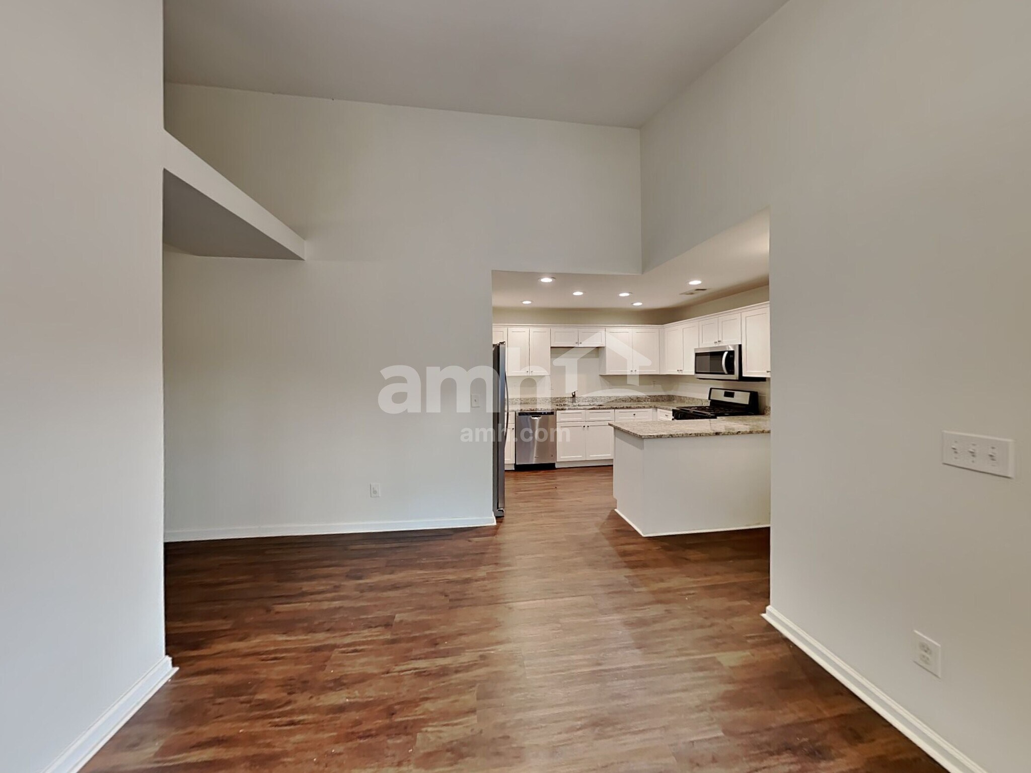 Building Photo - 408 Fairlawn Dr