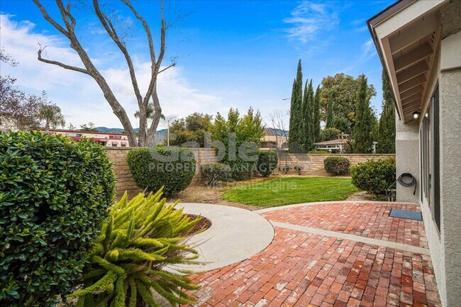 Building Photo - 23922 Avenida Entrana