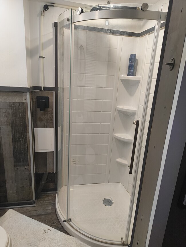 Building Photo - RSSR APARTMENTS