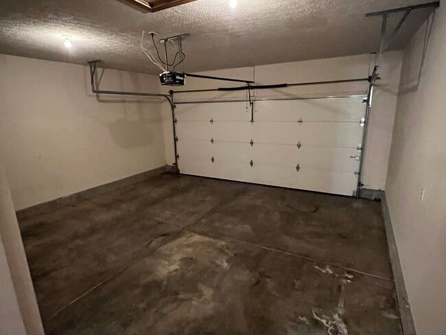 Building Photo - Nixa Rental available in Tuckaway neighborhood