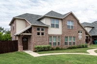 Building Photo - 2307 N Elm St