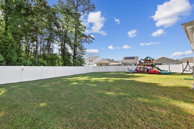 Building Photo - 216 Grove Ln