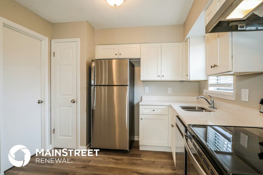 Building Photo - 5282 Buggy Whip Dr N