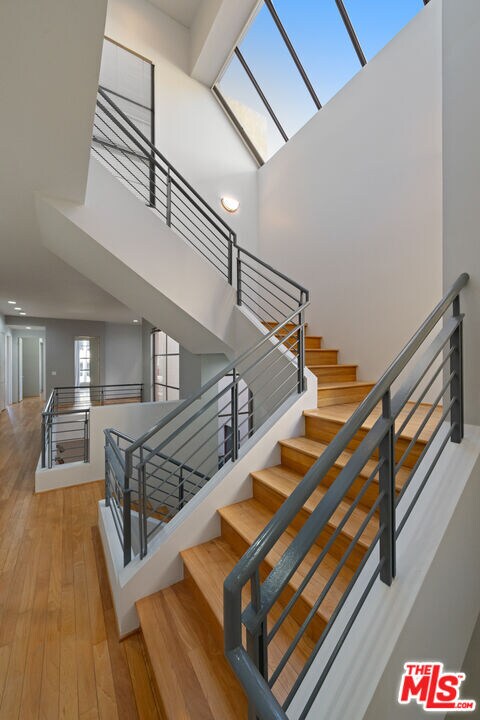 Building Photo - 143 Union Jack Mall