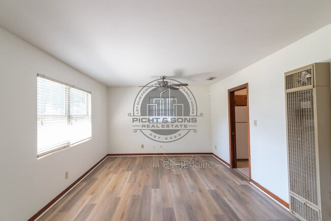 Building Photo - 1818 Dawsey St
