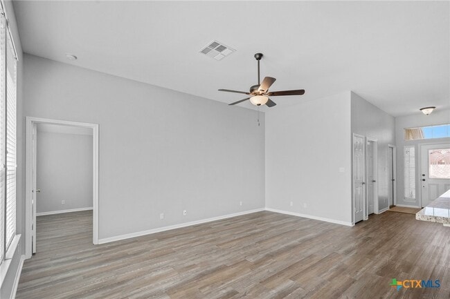 Building Photo - 111 Hackamore Ln