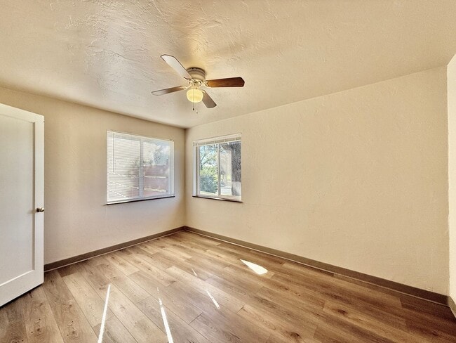 Building Photo - 1304-1308 E Pikes Peak Ave