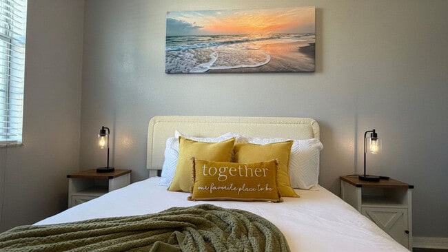 Building Photo - 3087 Seaview Castle Dr