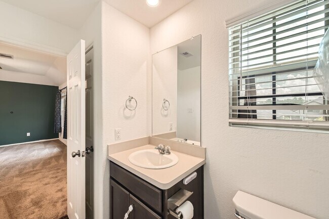 Building Photo - 1352 Winding Willow Dr