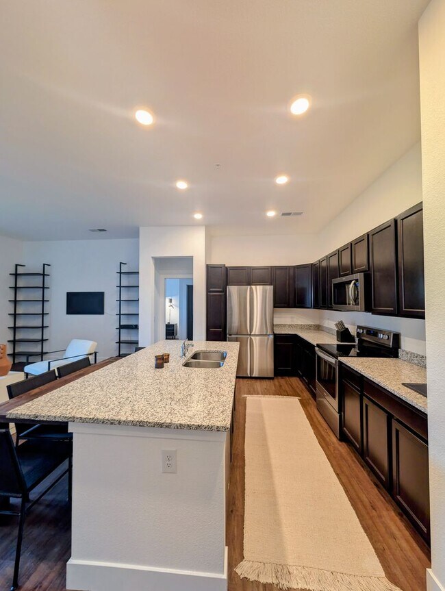 Building Photo - Long Realty & Property Management - 2 Bedroom 2 Bathroom condo in Aurora