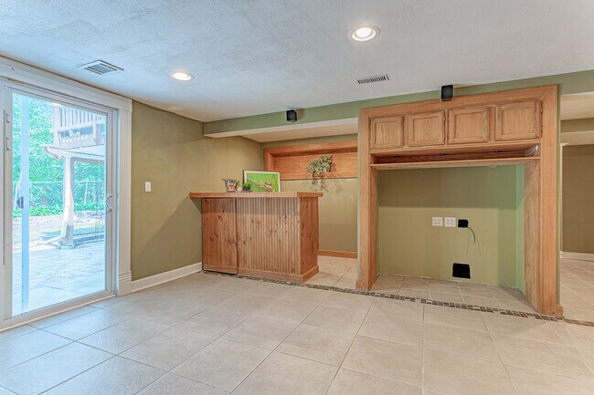 Building Photo - 1490 Paisley Ct