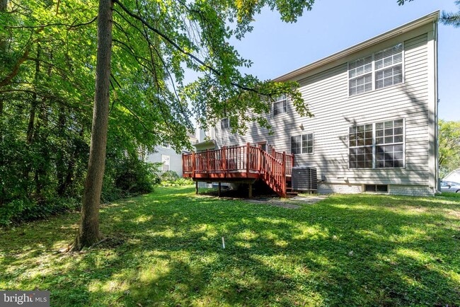 Building Photo - 8005 Silver Fox Dr