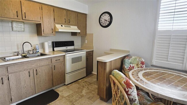 Building Photo - 4373 Tahitian Gardens Cir