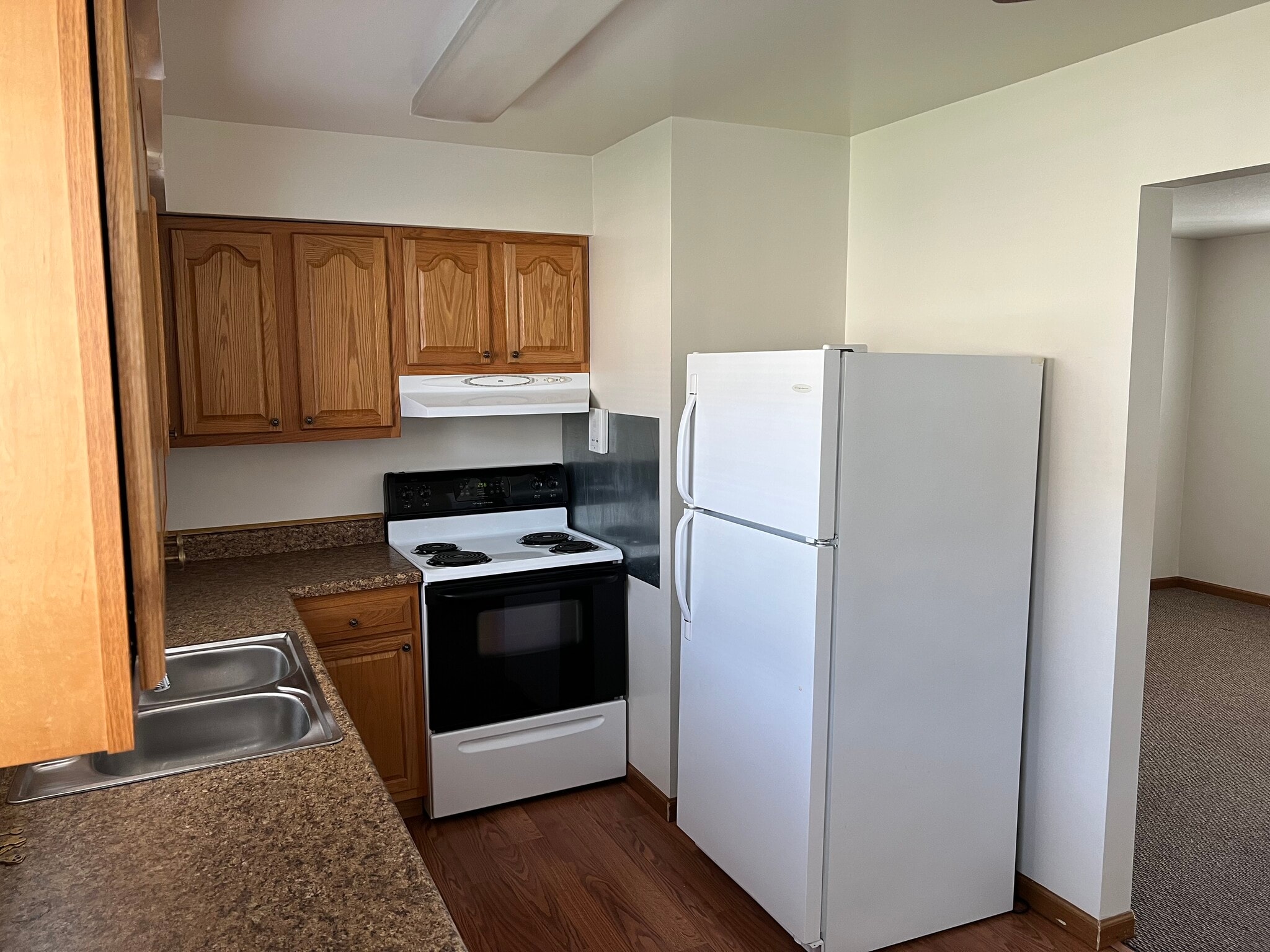 Kitchen - 818 Cain St