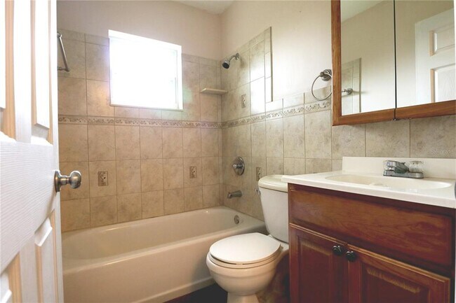 Building Photo - 1011 Cody Villa Loop Rd