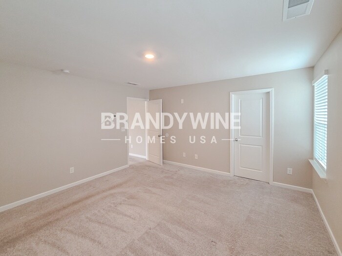 Building Photo - 628 Friesland Dr