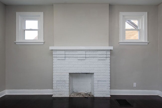 Building Photo - NORTH COLLEGE HILL -  Stunning remodel 3be...