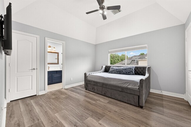Building Photo - 3510 Artesian Springs Ln