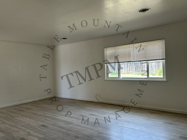 Building Photo - 2262 Las Plumas Ave
