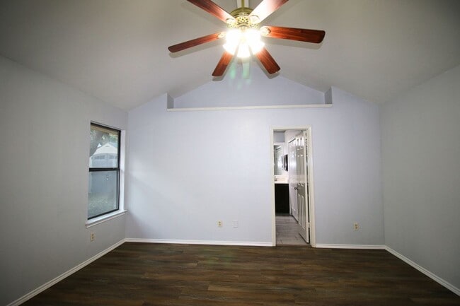 Building Photo - 9347 Laurel Grove