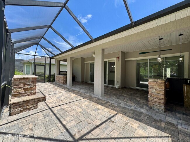 Building Photo - 559 Majestic Eagle Dr