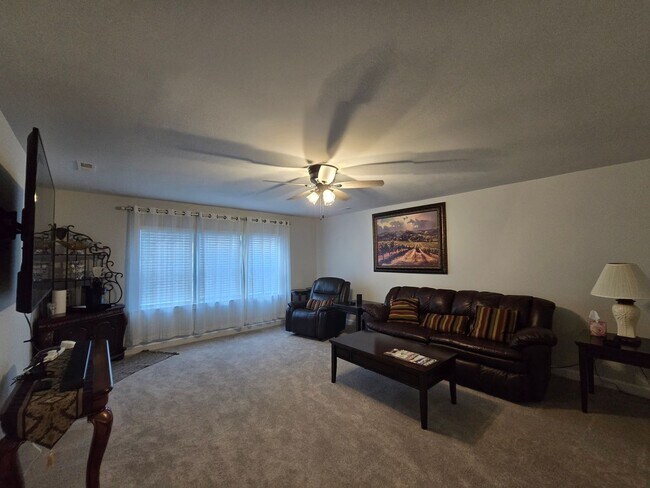 Building Photo - 74 Hawk Ridge Dr