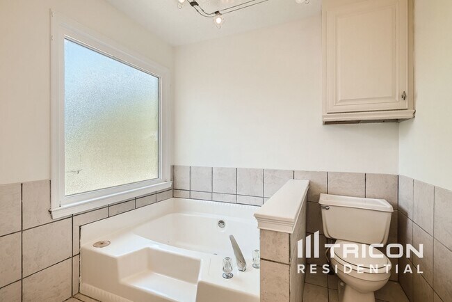 Building Photo - 75 Picketts Ridge Ct