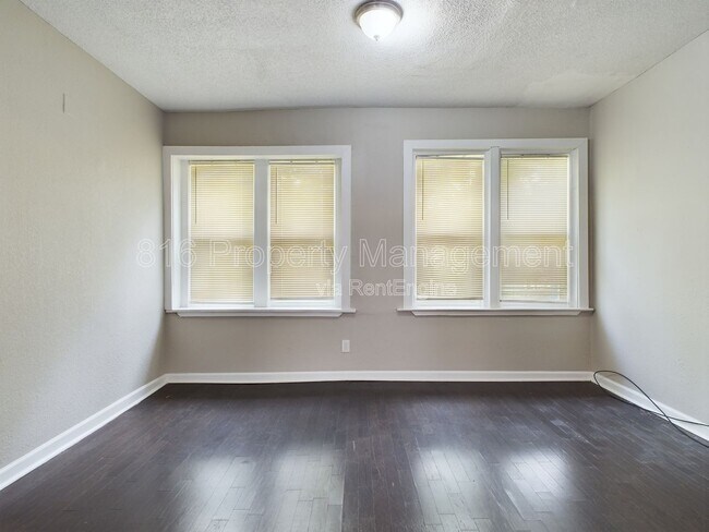 Building Photo - 5218 Highland Ave