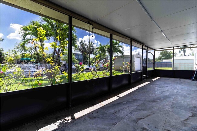 Building Photo - 4530 SW 34th Dr