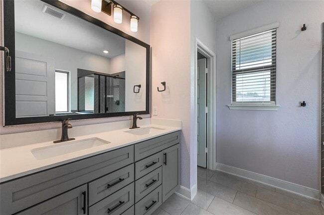 Building Photo - 703 Hardwood Grv Ct