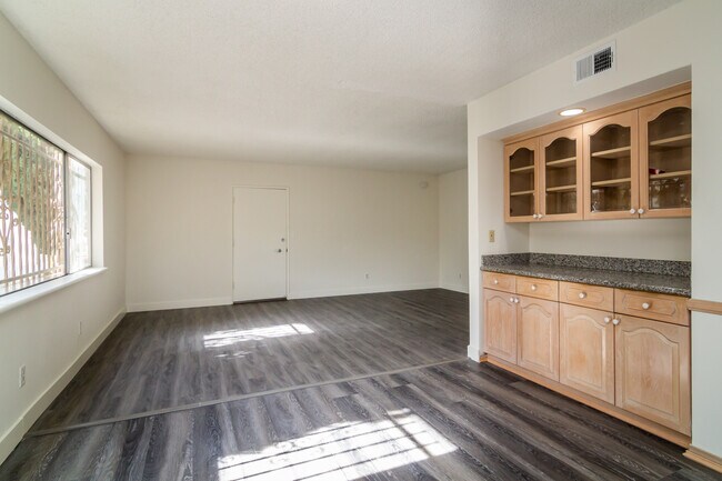 Building Photo - 1108 S Corning St