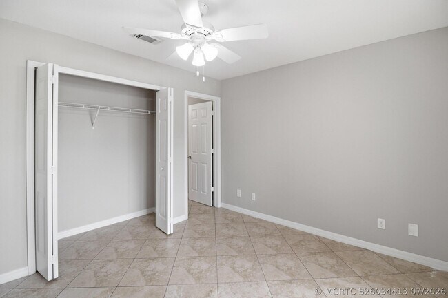 Building Photo - 2625 Heathcote Dr