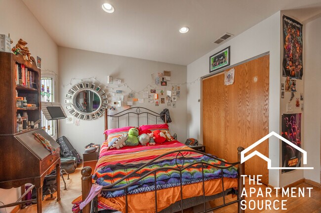 Building Photo - 2724 N Kimball Ave
