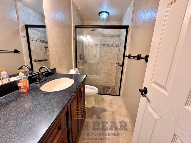 Building Photo - 3 Bedroom in Central Location in Incline! - Dog upon Approval!