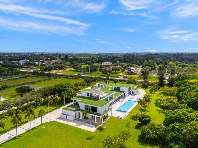 Building Photo - 17250 SW 52nd Ct