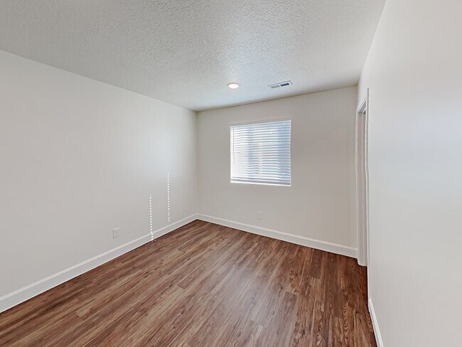 Building Photo - 1288 Rickshaw Ln