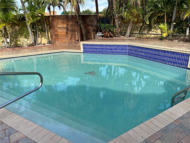 Building Photo - 720 NW 123rd Ave