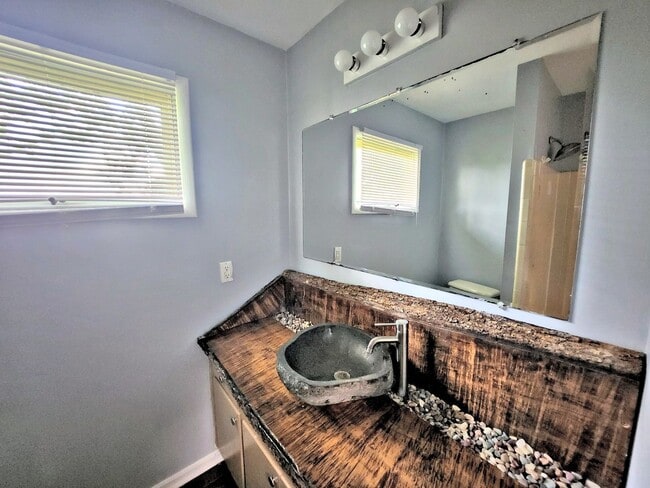 Building Photo - HOUSE FOR RENT - DECATUR